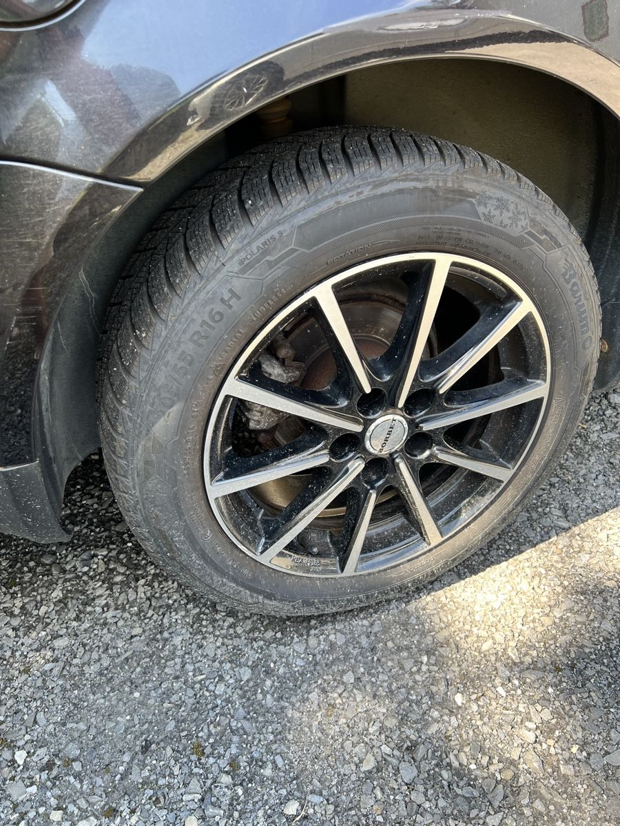VW Automobili: VW Passat 1.8T 8-fach bereift – Usato da Dietwil venduto da kim_9ntv 6