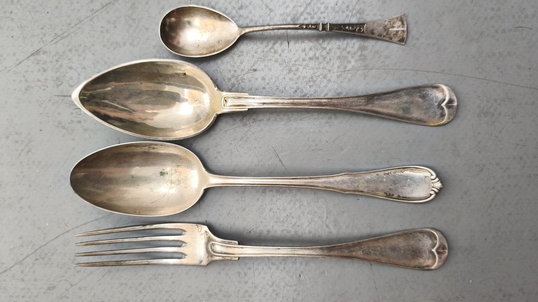 Bestecksets: lot de 4 couverts en argent – Gebraucht aus Martigny von JeanmarcVS