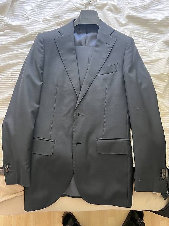 Completi: Suitsupply Anzug Navy 94 – Usato da St Gallen venduto da rub_gk9g 1