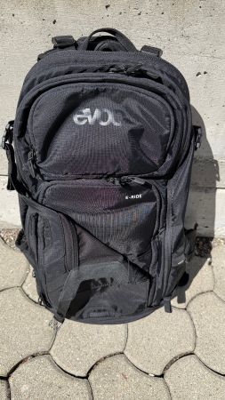 EVOC FR Trail E-Ride 20L M/L – Protektor- & Akku-Rucksack –