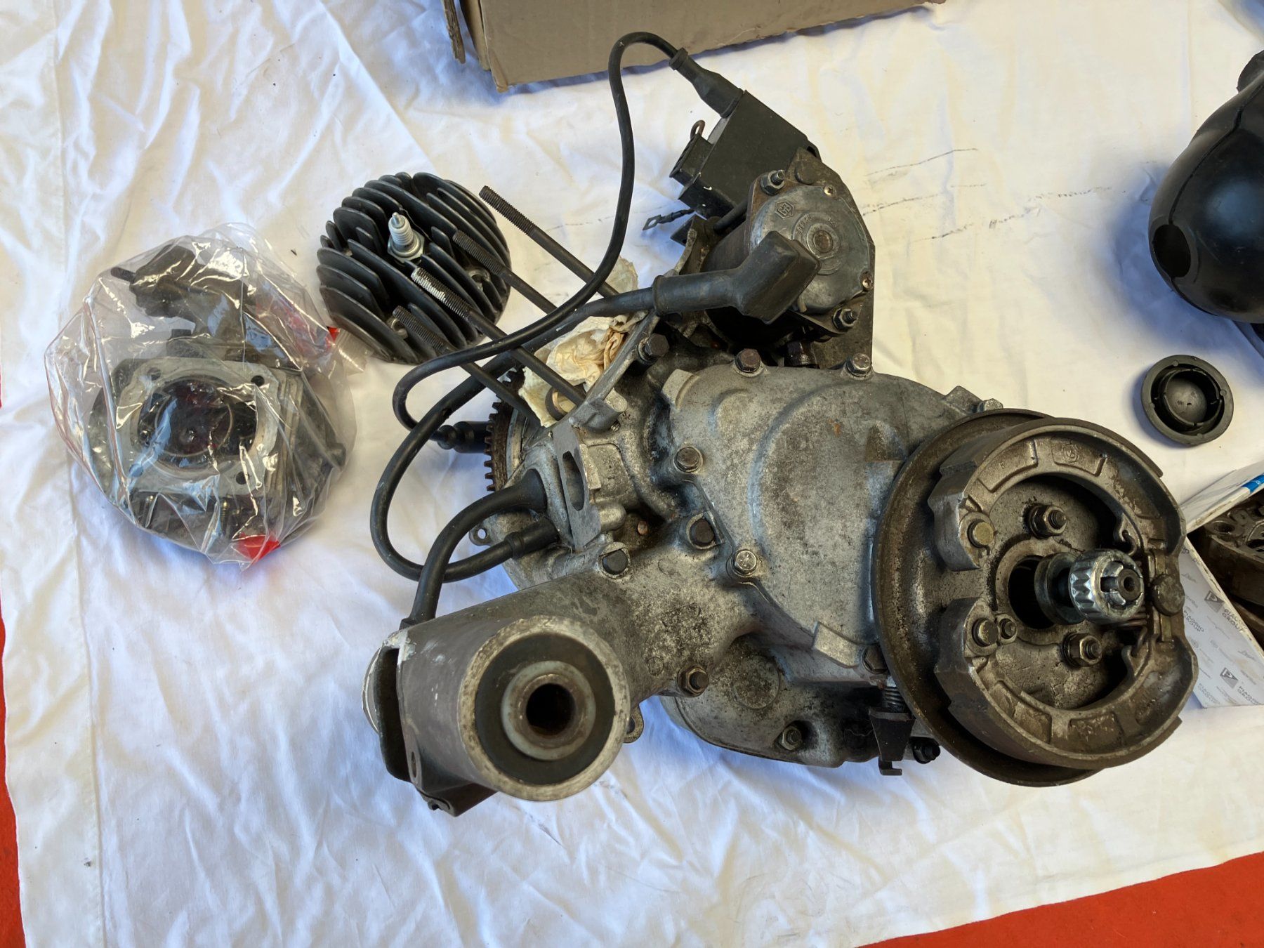 Piaggio Alle Rollerersatzteile: Div. Piaggio Vespa 50 Ersatzteile – Gebraucht aus Gampelen von Steuer0 9