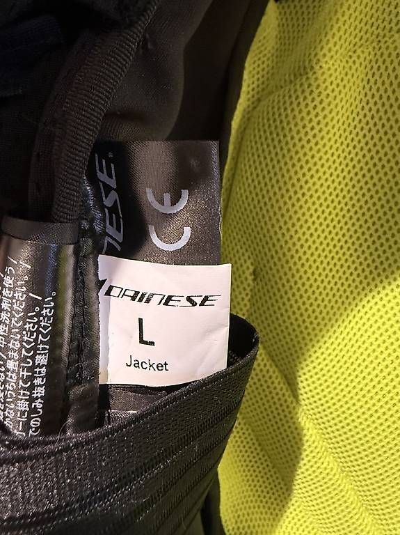 Dainese Schutz & Schoner: Gillet airbag Dainese L – Gebraucht aus Poliez-le-Grand von sen_z9tn 1