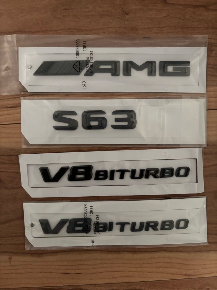 Mercedes-Benz Accessori per altri veicoli: Emblem S63 AMG schwarz glanz – Nuovo e nell'imballaggio originale da Dübendorf venduto da dor_2yvd
