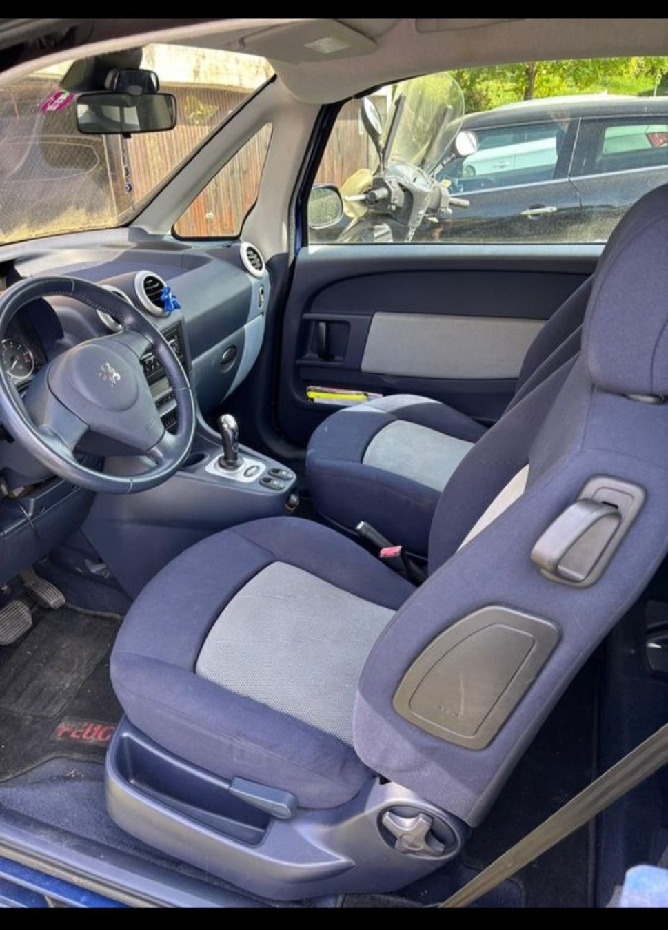 Peugeot Automobili: Peugeot 1007 1.6  – Difettoso da Frauenfeld venduto da 3buch 4