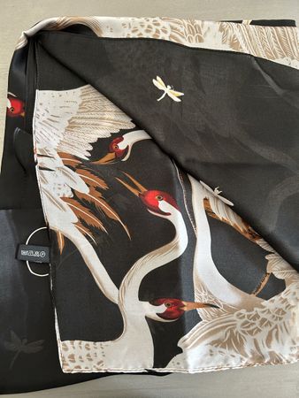 Traumhafter Seidenschal mit Japanischen Fischreihern