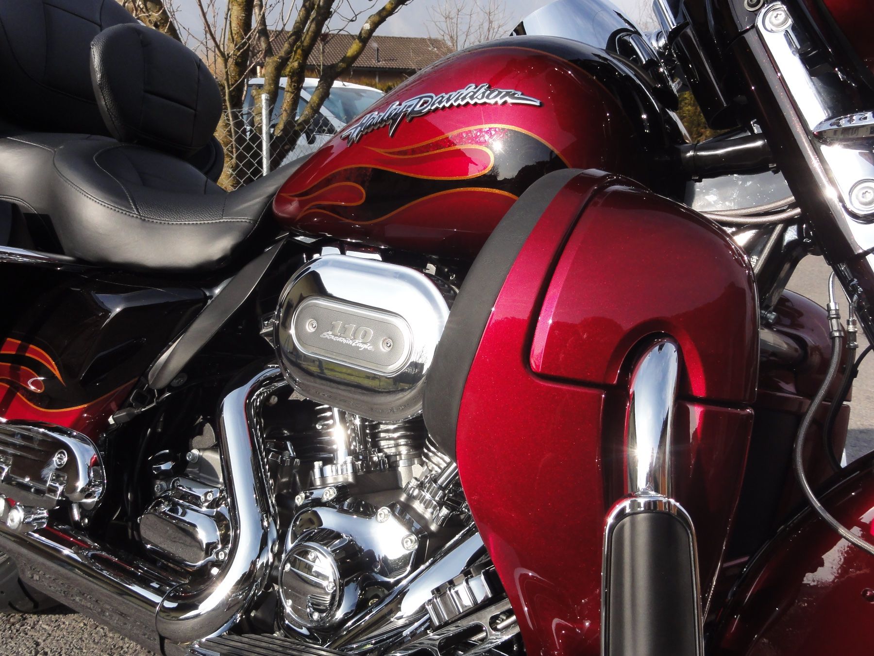 Harley-Davidson Touring: HARLEY-DAVIDSON FLHTCUSE6 Electra Glide Ultra Classic CVO – Usato da Collombey venduto da Cryptoface 4