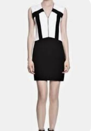 Robe Sandro noire et blanche courte chic - Taille 2