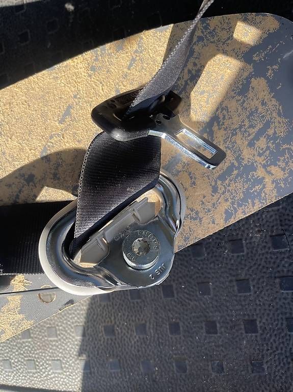 Alle Autoersatzteile: Sicherheitsgurt VW T5, 2. Reihe links – Gebraucht aus Berg am Irchel von Hookah96 2