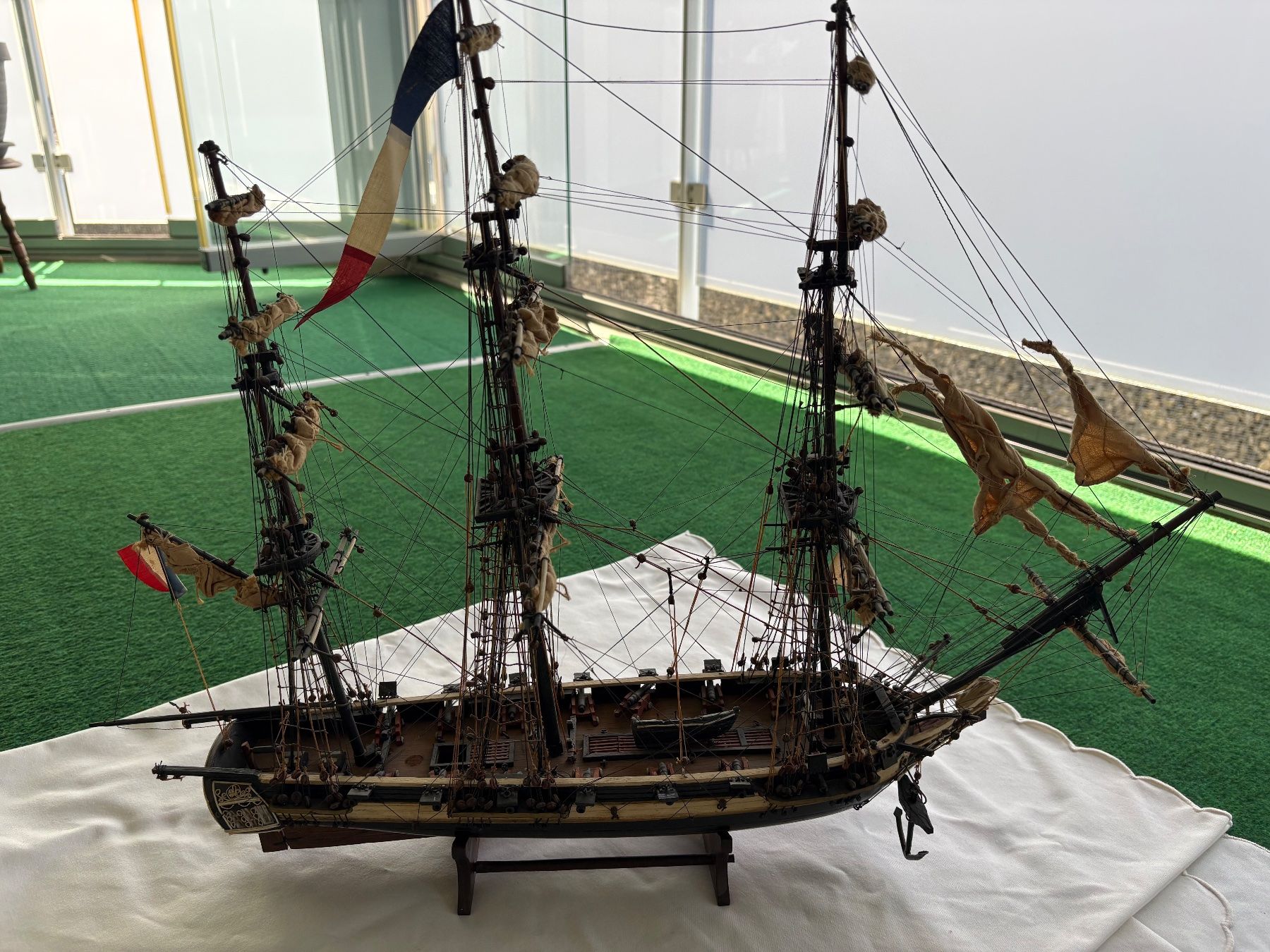 Modellbausätze & Standmodelle: Segelschiff Mahagoni – Gebraucht aus Schübelbach von S1CH 1