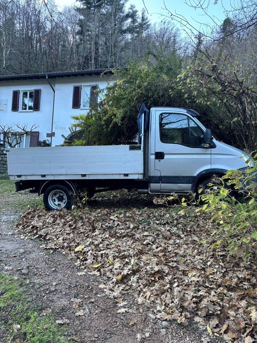 Veicoli commerciali: Furgone Iveco daily 35c15 – Usato da Montagnola venduto da iva_qvx9