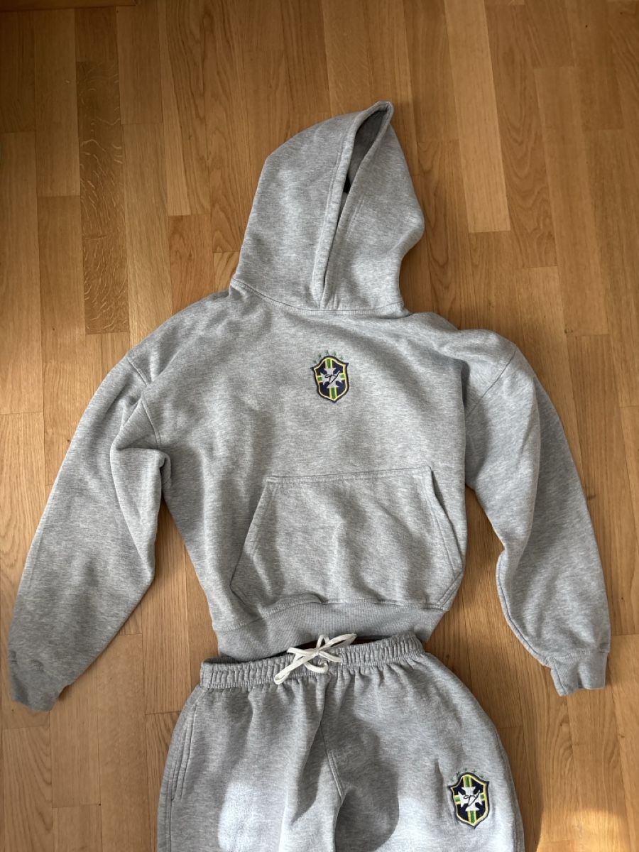 Lotti di vestiti: Temps Brazil Tracksuit – Usato da Thalwil venduto da ste_8fd9 1