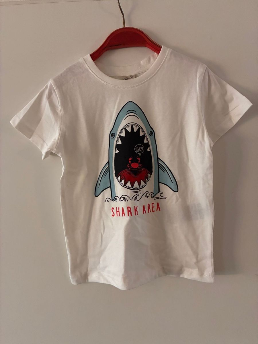 Camicie, T-shirt & Polo: Cooles Tshirt Gr. 110, Neu – Nuovo (secondo la descrizione) da Richterswil venduto da duffi326464