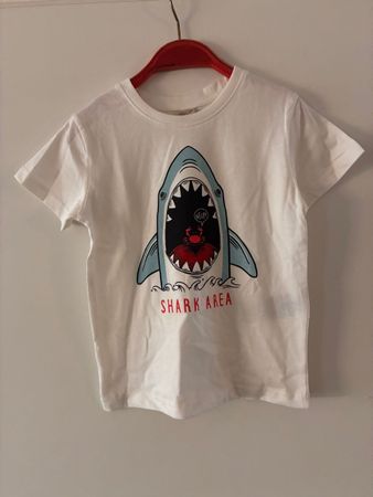 Cooles Tshirt Gr. 110, Neu