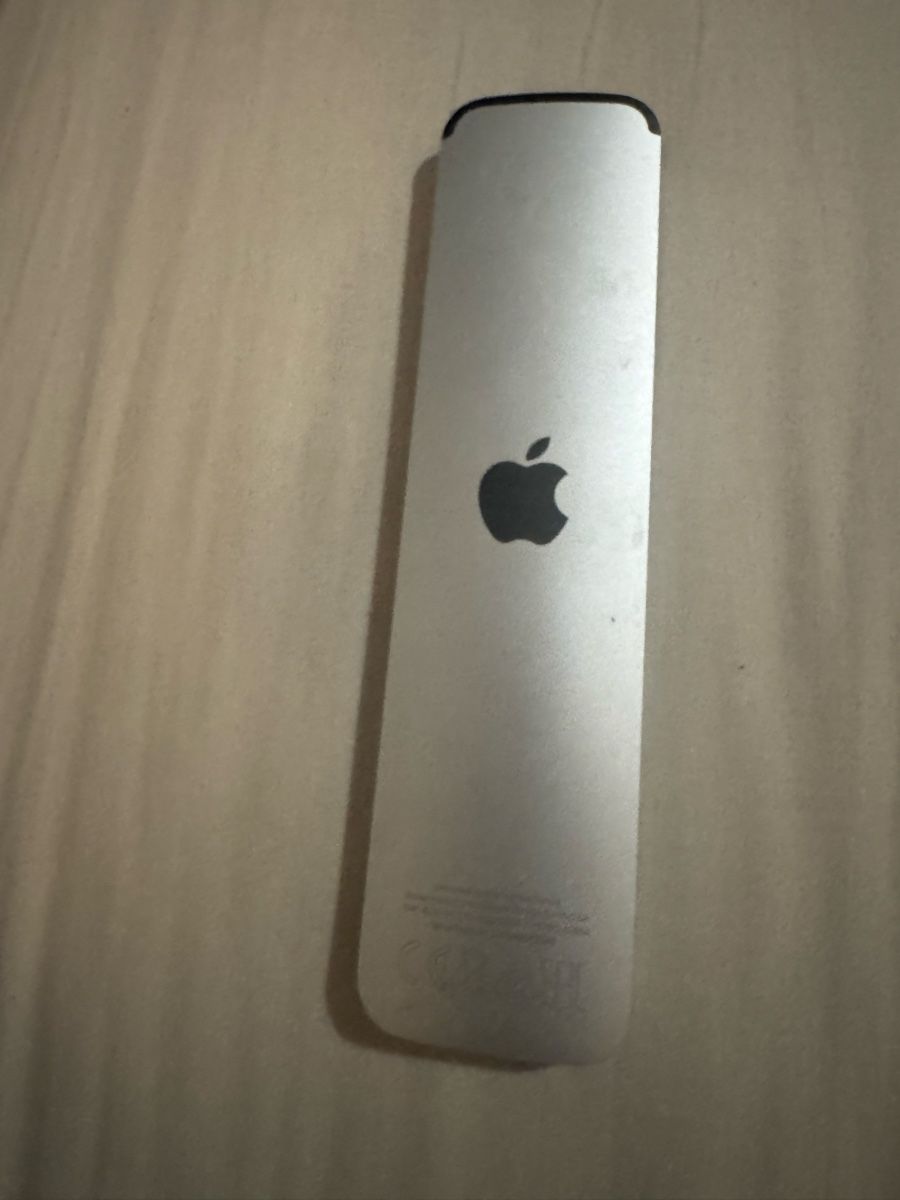 Apple Telecomandi: Apple Siri Remote  – Usato da Biel/Bienne venduto da Baol1 1