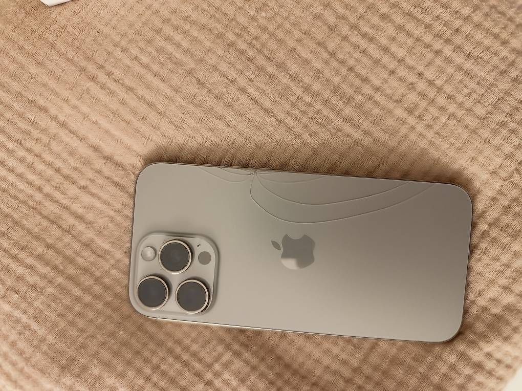 Handys / Smartphones: Iphone 16 Pro Max 256 GB (Gebraucht) – Gebraucht aus Emmenbrücke von sav_6jxg 1