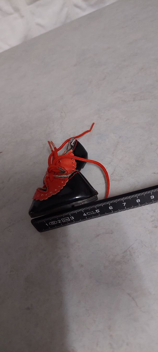 Heidi ott Poupées: 5Paar Puppenschuhe H. Ott? – D'occasion à Muri AG par nindo1 4