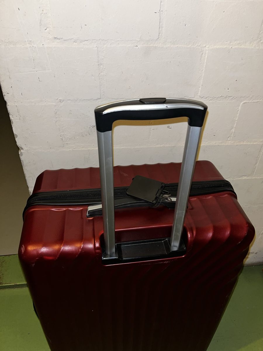 Reisekoffer: Koffer Rot (Gross) – Gebraucht aus Pfäffikon ZH von Restore-Me 2