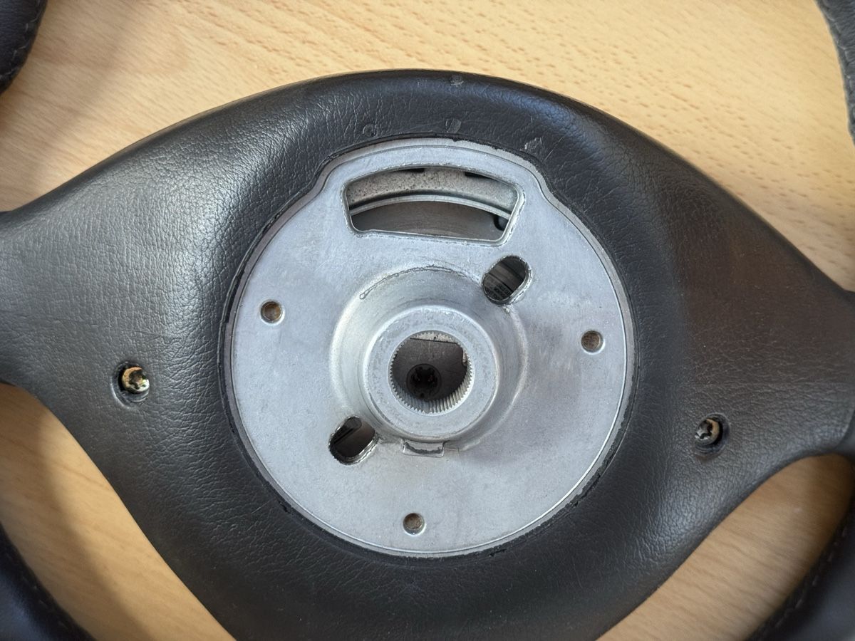 BMW Tutti pezzi di ricambio auto: BMW E38, E39 90er Lederlenkrad Multifunktion, neu bezogen – Usato da Frauenfeld venduto da can_touch_this 4