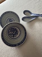 Reisschalen & 2 Suppenlöffel blau weiss Porzellan