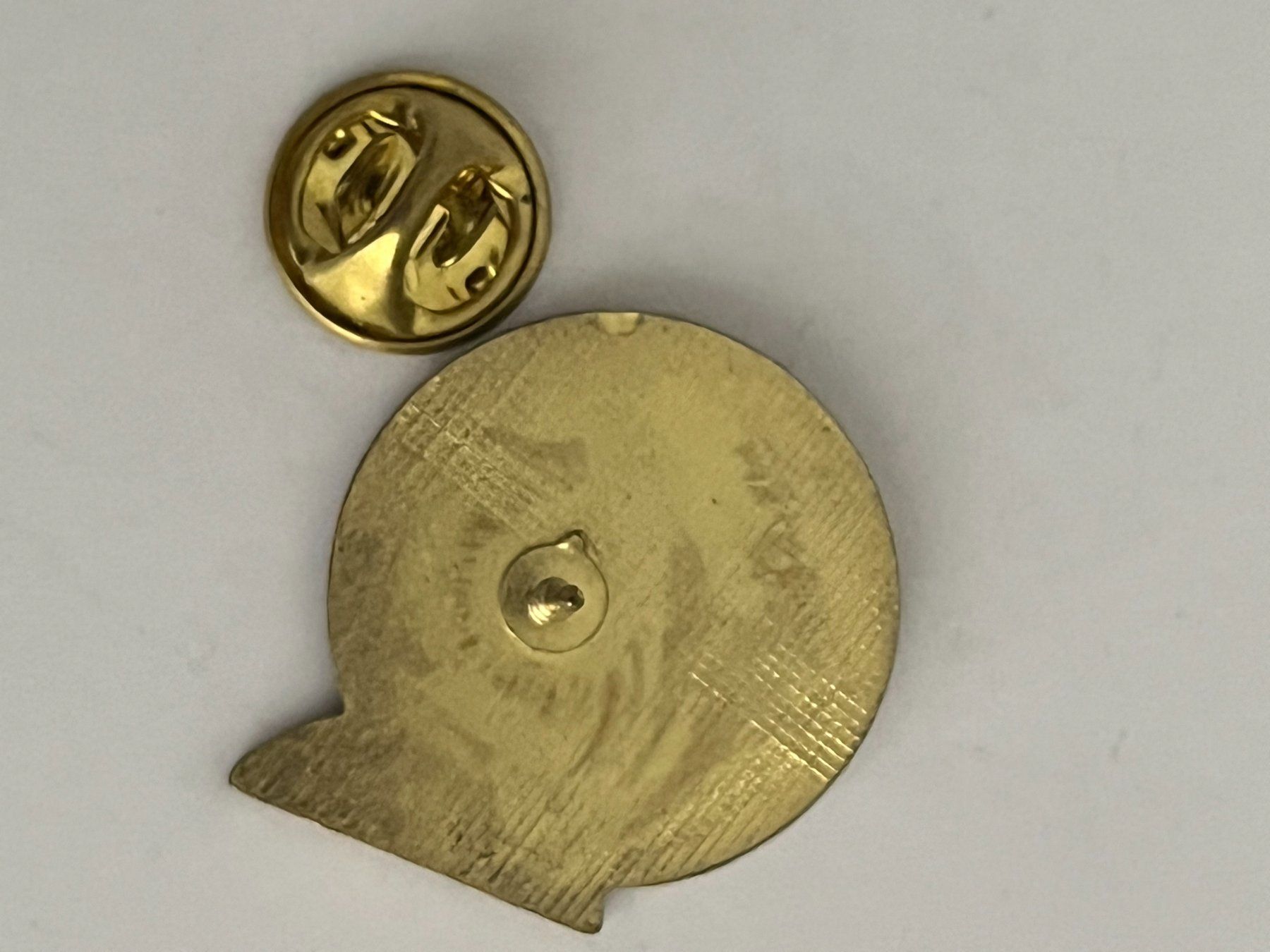 Placchette & Badge: Pin Pferd mit Berg Motiv – Usato da Dietikon venduto da sch_w2tw 1