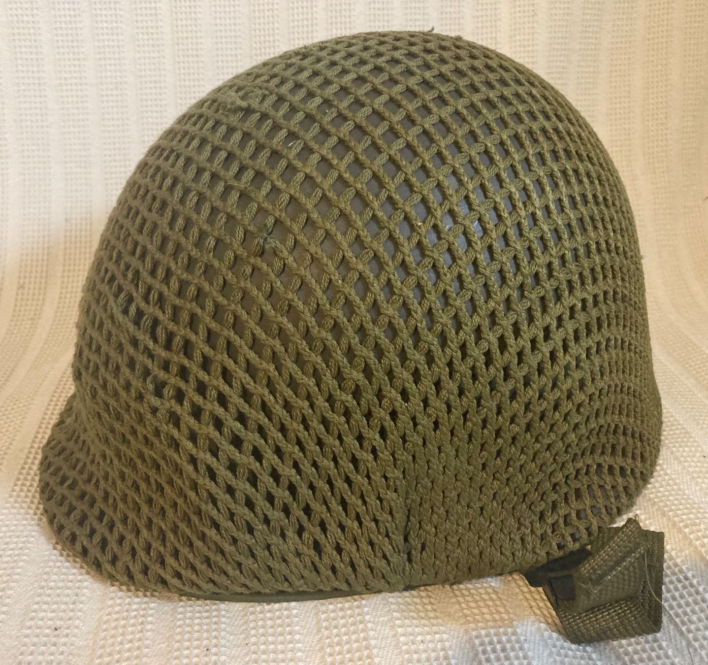 Uniformen & Effekten: casque militaire – Gebraucht aus Bussigny von JPS06