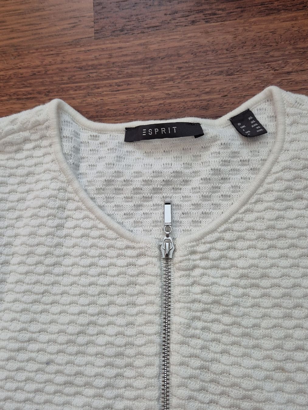 Esprit Jacken: Weisser Esprit Strickjacke, Grösse XL, eher M, neu – Neu (gemäss Beschreibung) aus Cham von emilialena 2