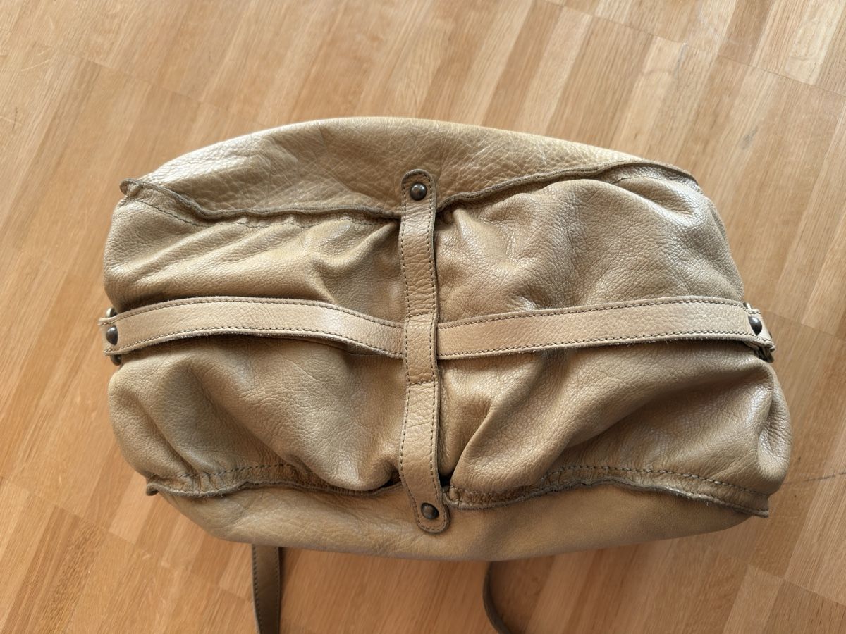Borse da donna: Zippo Ledertasche Schultertasche Beige  – Usato da St Gallen venduto da Berta343 3