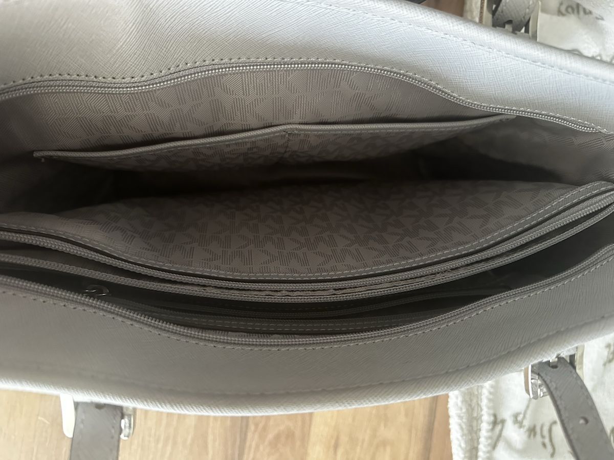 Michael Kors Taschen für Damen: Michael Kors Tote Bag hellgrau gute Zustand  – Neu (gemäss Beschreibung) aus Therwil von R005 2