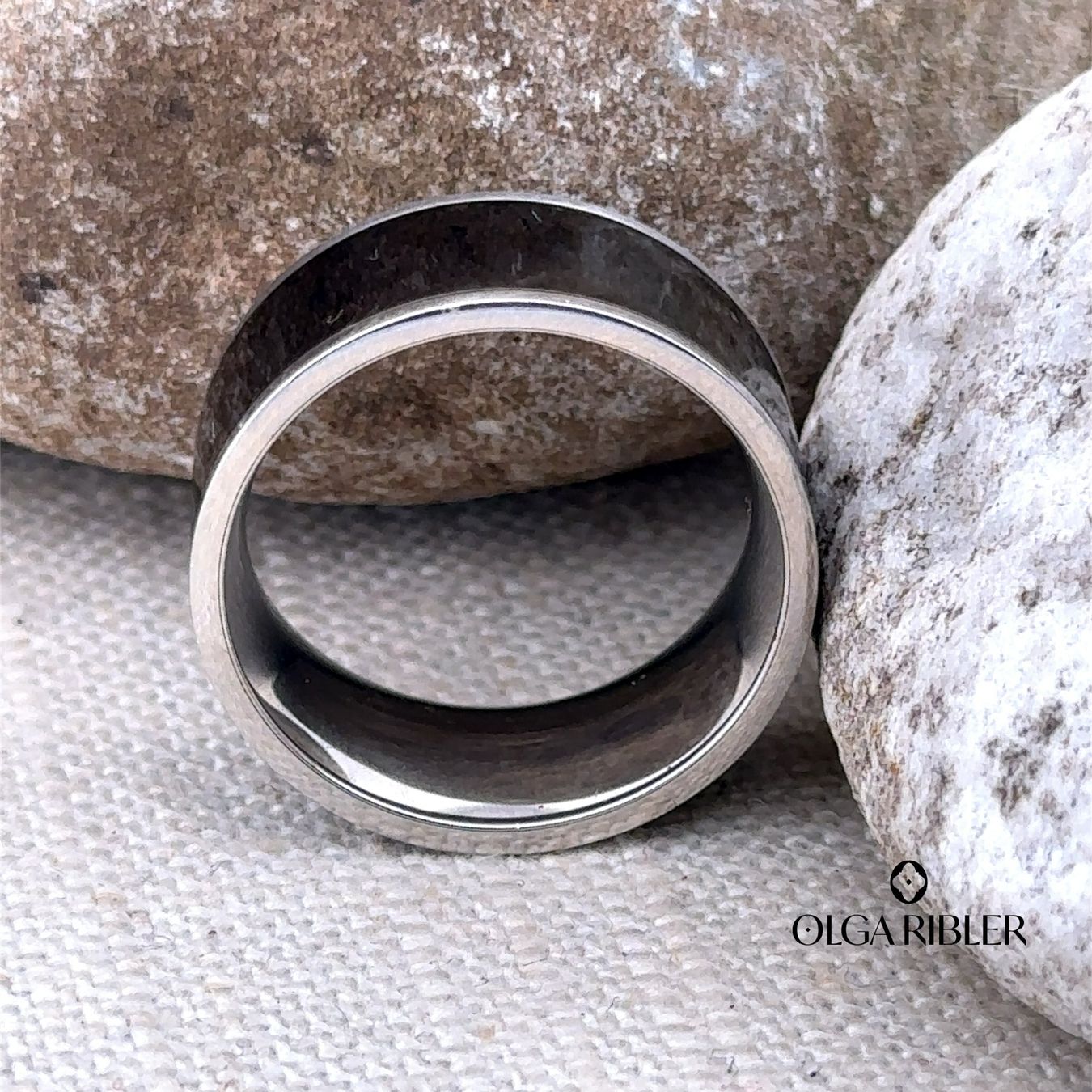 Olga Ribler Anelli: Moderner Edelstahlring in schwarz - Ringgrösse 60 – Nuovo (secondo la descrizione) da Luzern venduto da Schmuckoutlet 3