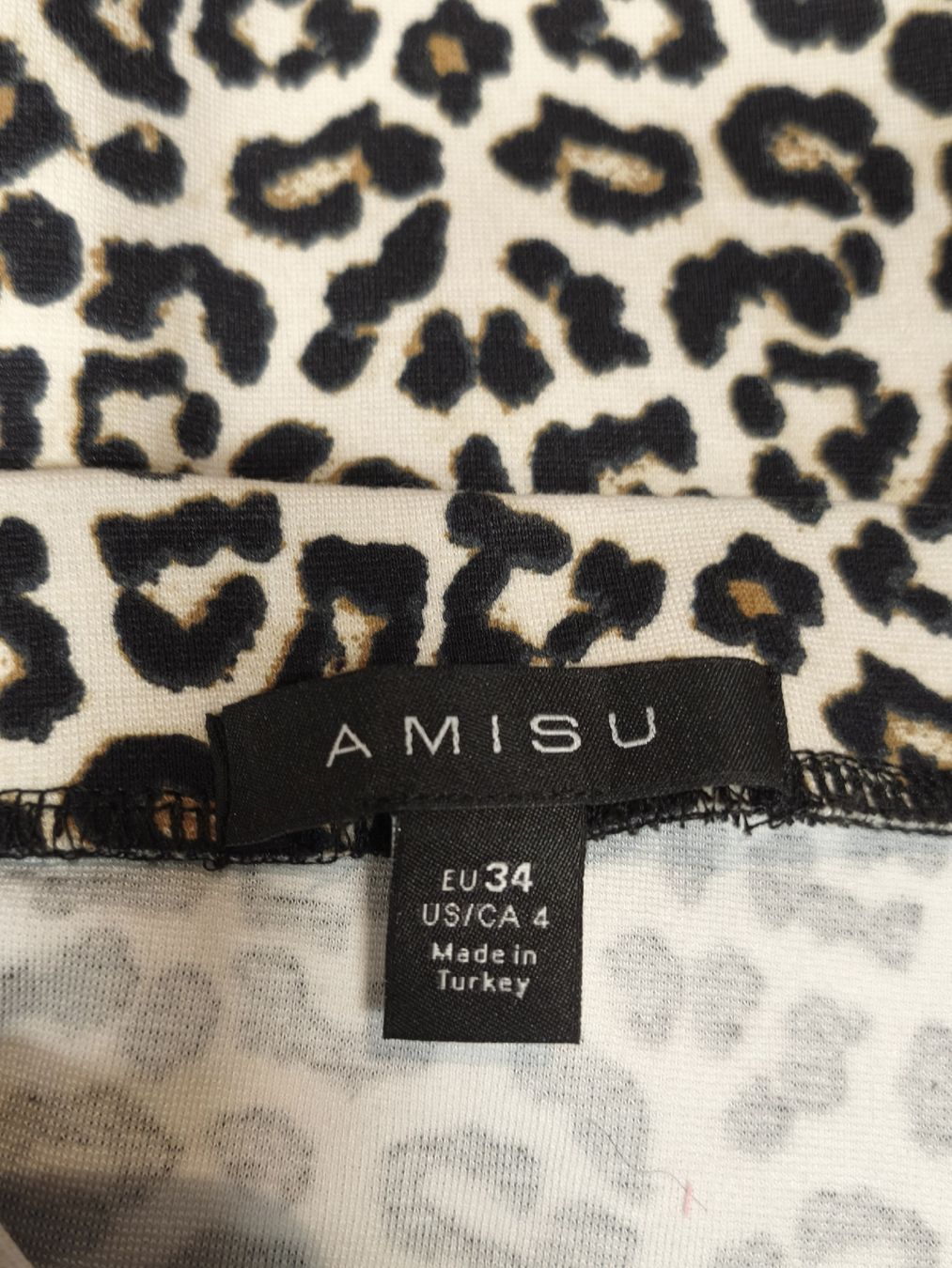 Röcke: Rock AMISU Leo Print Grösse 34 neu – Neu (gemäss Beschreibung) aus Emmetten von SecondhandSiska 2