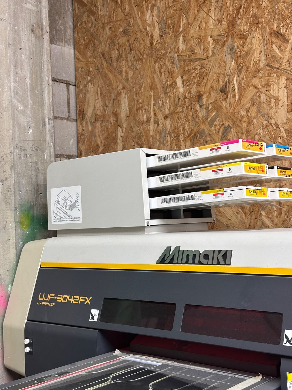 Mimaki Stampanti: Mimaki UJF-3042FX UV Drucker – Profi UV Printer – Usato da Glis venduto da qb5_k6jg 1