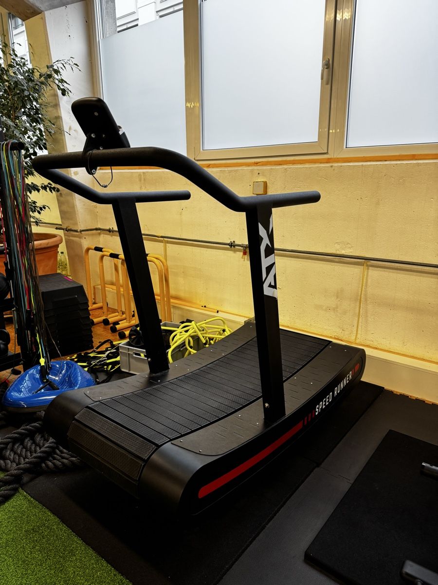 ATX Hometrainer: ATX Speed Runner Curved CT-02 | Laufband – Nuovo (secondo la descrizione) da Biel/Bienne venduto da valerK
