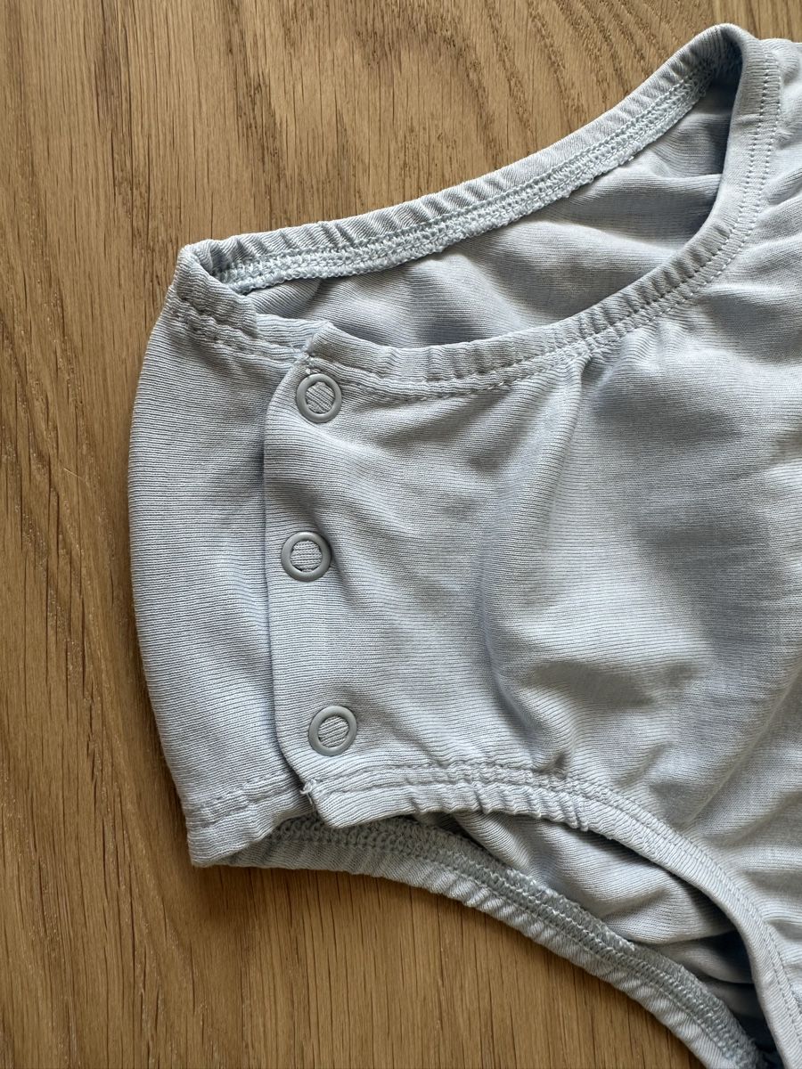 H&M Biancheria intima: Träger Body mit Spitzen hellblau, 104 – Usato da Wädenswil venduto da Ktodat 2