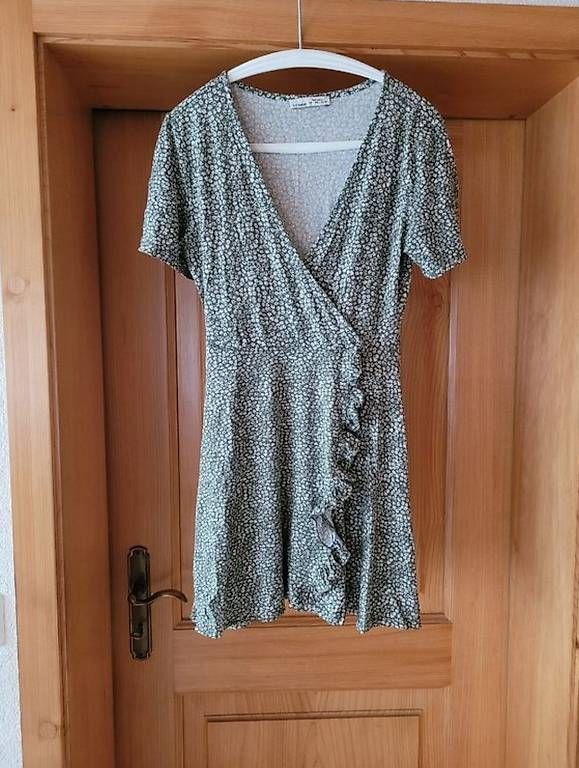 Vestiti: Neues Kleid Grösse L/ Viskose – Nuovo (secondo la descrizione) da Kallnach venduto da _blub_