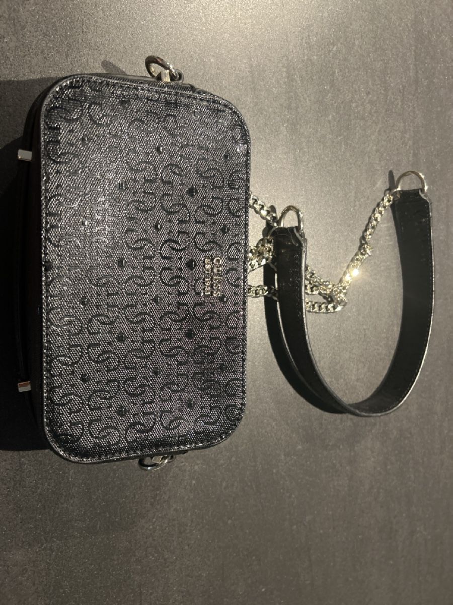 Guess Borse da donna: Guess Handtasche 👜  – Usato da Frick venduto da nikki09