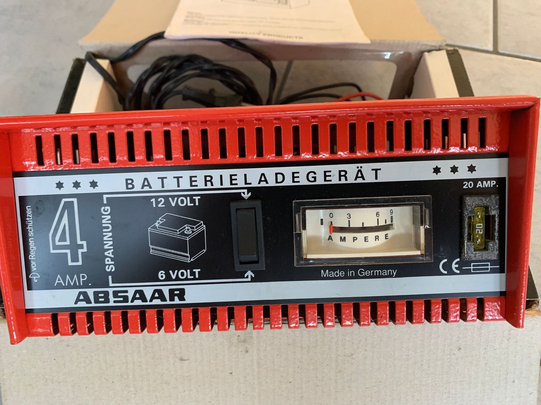 Caricabatterie: Absaar Batterieladegerät 4A 6/12V – Usato da Zürich venduto da ZHDave