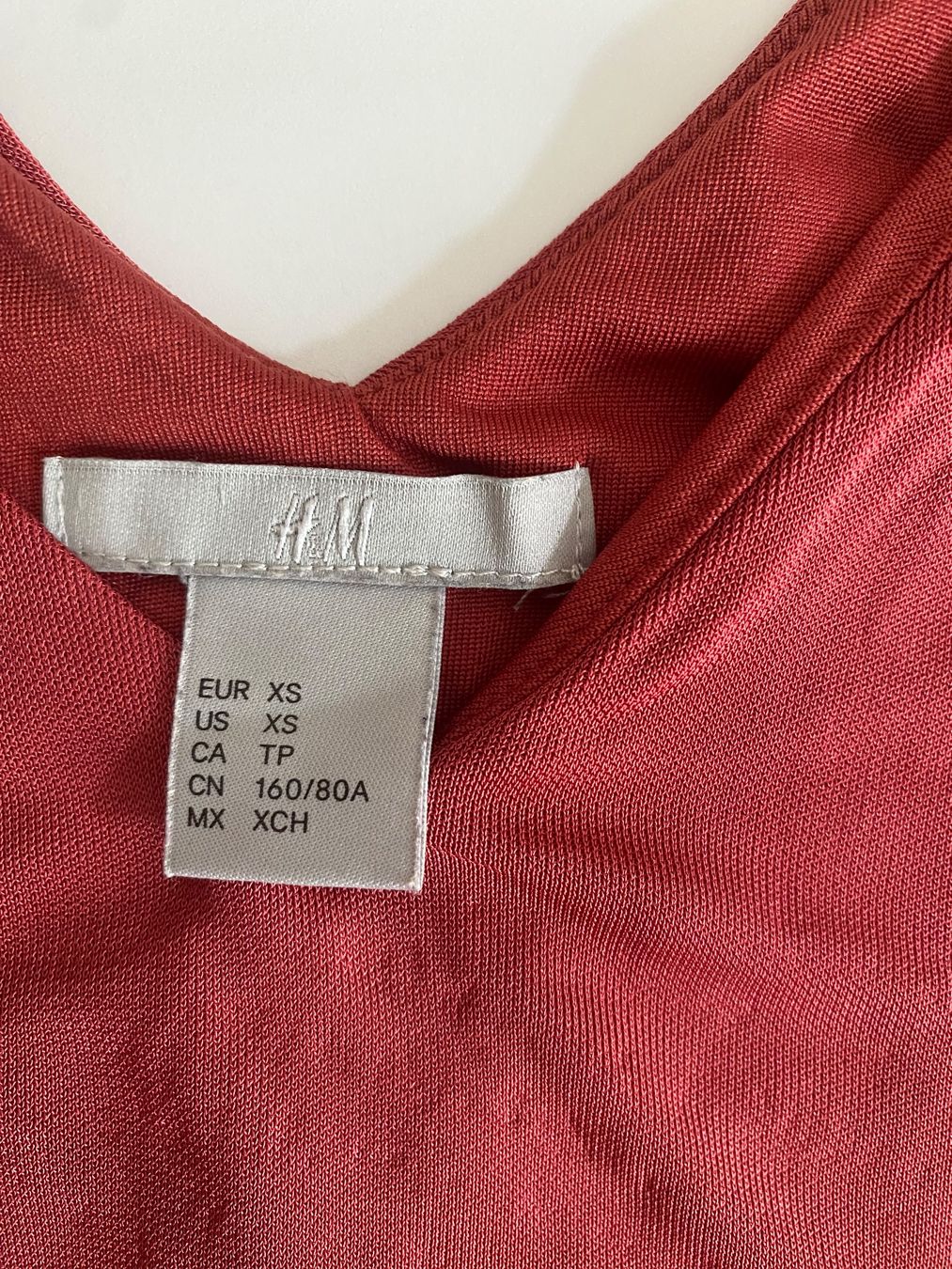 H&M Top: Hellrotes Spaghetti-Top – Usato da Bern venduto da Lisa_Joy 3