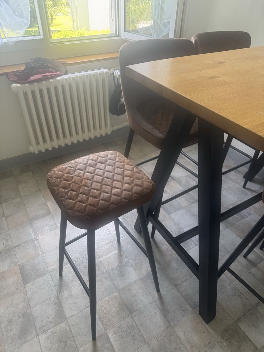 Tische: Table en bois  – Gebraucht aus Fribourg von kyle18 2