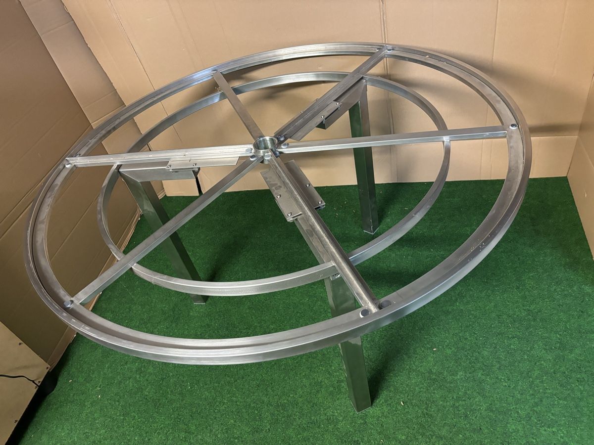 Tischset: Balkonset Tisch und Stuhl – Gebraucht aus Zug von Deks 8