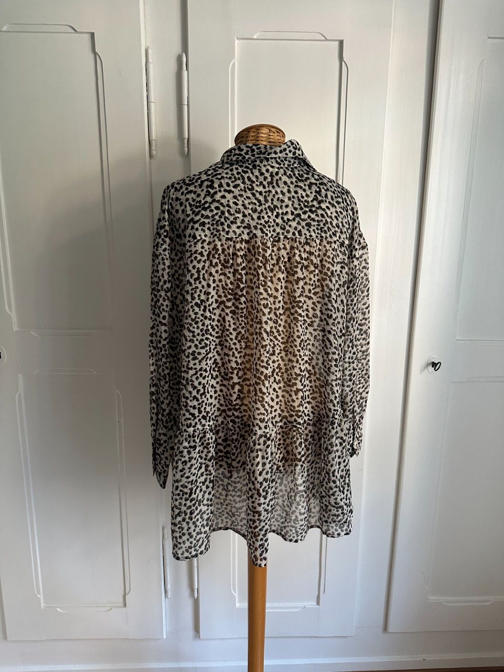 H&M Chemisiers: Leo Chiffon Bluse oversized - 34 – D'occasion à Zürich par Diazaio 2