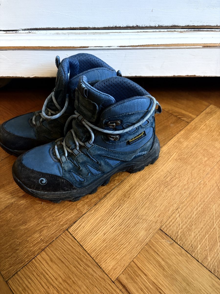 Schuhe für Jungen: Sherpa Wanderschuhe 34 – Gebraucht aus Riehen von Grayje4