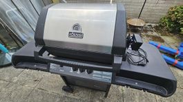 Grill à gaz Koenig avec broche et housse de protection