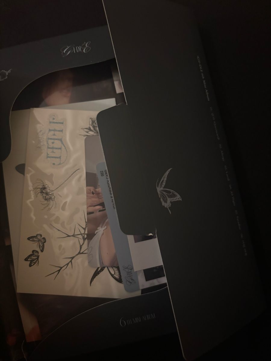 CD: Gi-dle feels Album – Nuovo (secondo la descrizione) da Andelfingen venduto da Good_Quality 2