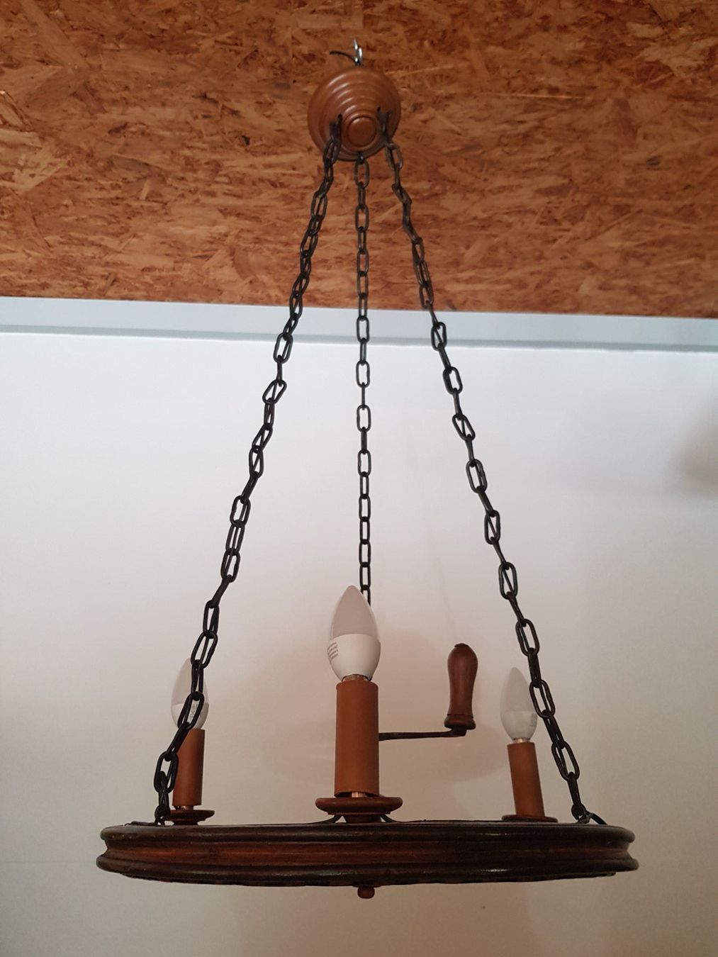 Lampadari & plafoniere: Decken Lampe Leuchte Wagenrad Kronleuchter – Usato da Walterswil BE venduto da Lonitti