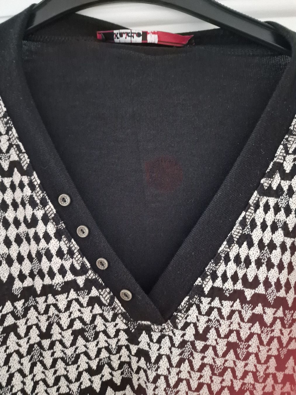 Pulls & Sweat-shirts: Schwarzer Langarm-Pullover mit Muster, neuwertig, Grössi 46 – Neuf (Voir description) à Ottenbach par Claurin 1
