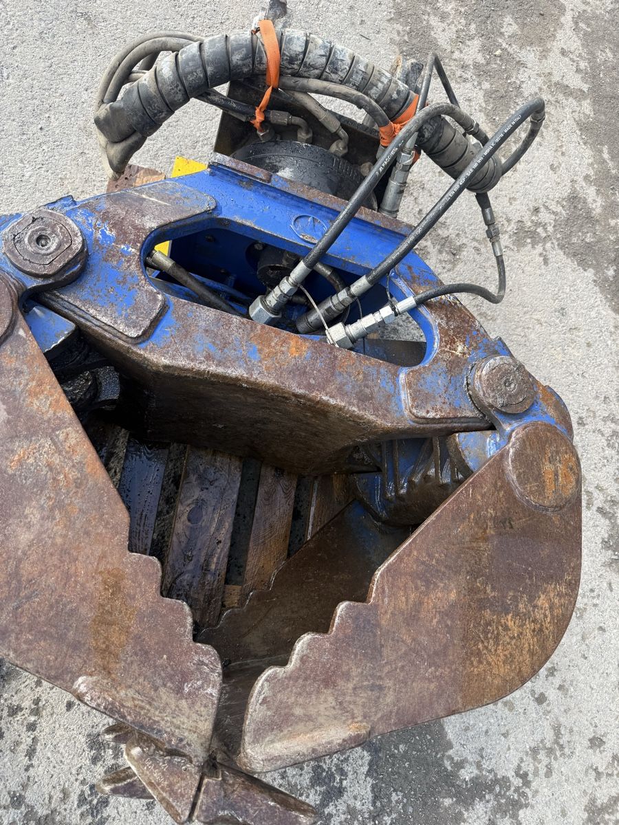 Menzi Muck Escavatori: Grappin Menzi ,Kaiser  – Usato da Villeneuve VD venduto da Tiennot 2