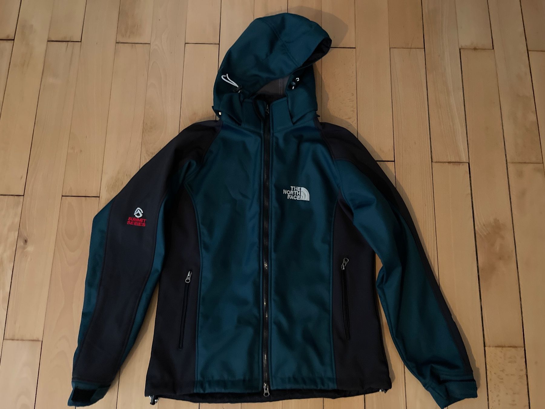 North Face Giacche: The North Face Summit Series Softshell Jacke, Grösse M – Usato da Thun venduto da BanjoDan