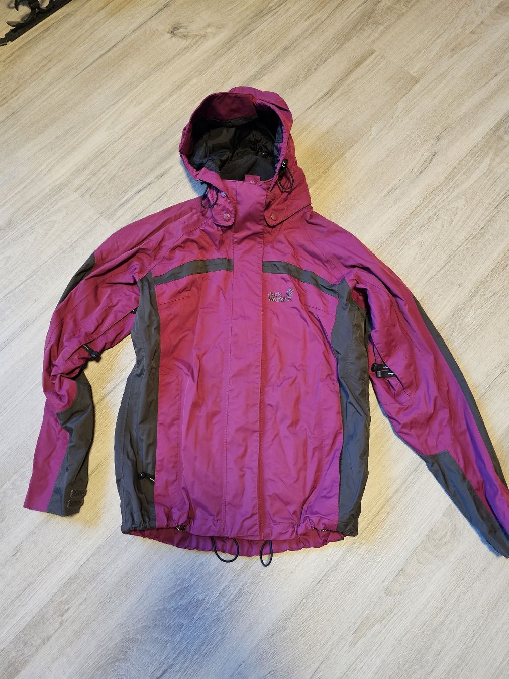 Jack Wolfskin Giacche: Jack Wolfskin Regenjacke XS – Usato da Kiental venduto da MeSa_Niesen