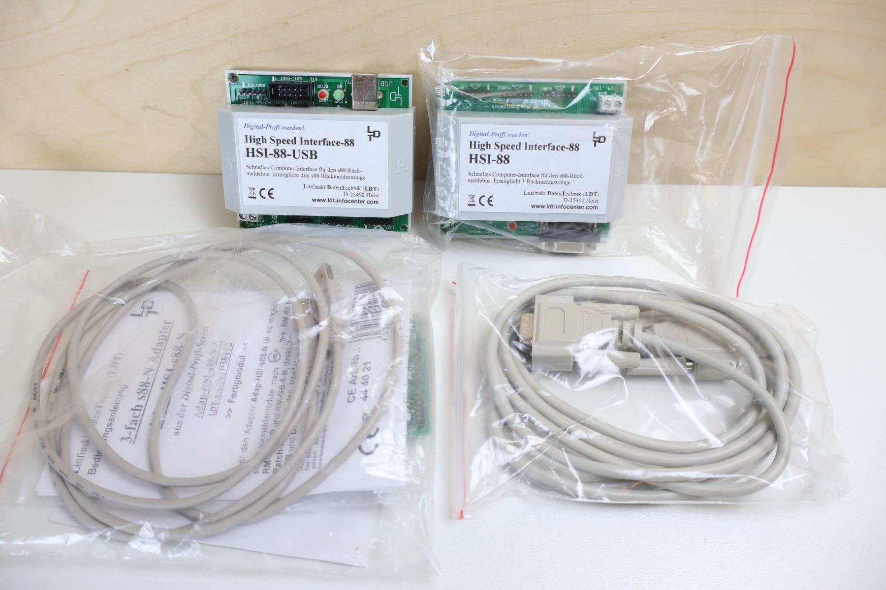 Modellini di ferrovie: Littfinski 2 x High Speed Interface Digital - NP: 260.- – Usato da Winterthur venduto da Monstera 3