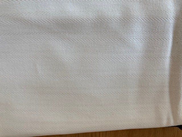 Tessuti: Kleiderstoff Meterware 4 Meter Neu Breit 140cm. Milch-Weiss – Nuovo e nell'imballaggio originale da St. Gallen venduto da xaver66